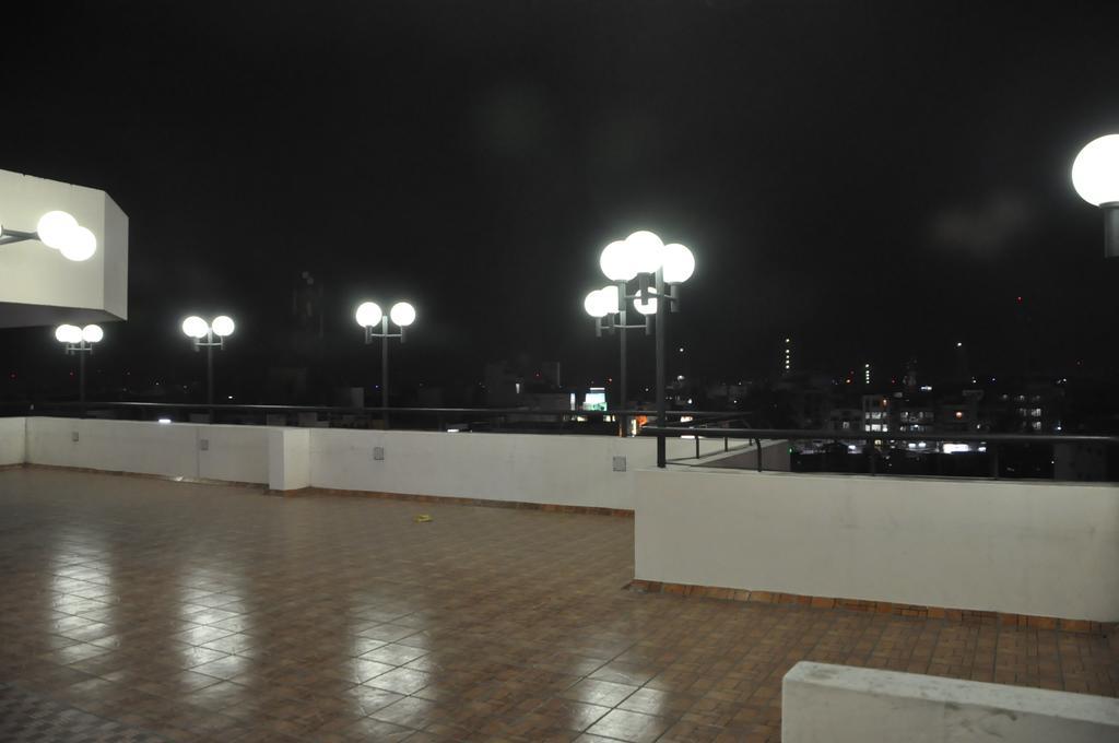Hotel Pearls มทุราย ภายนอก รูปภาพ